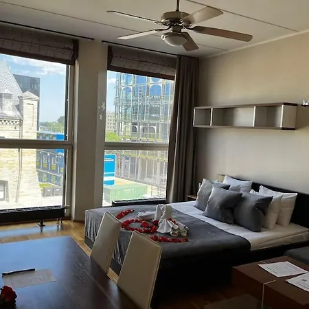 Charming Flat Next To Old Town And Harbor Apartment