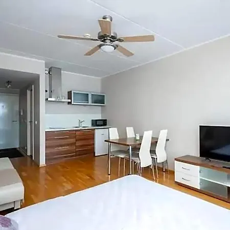 Daire Charming Flat Next To Old Town And Harbor